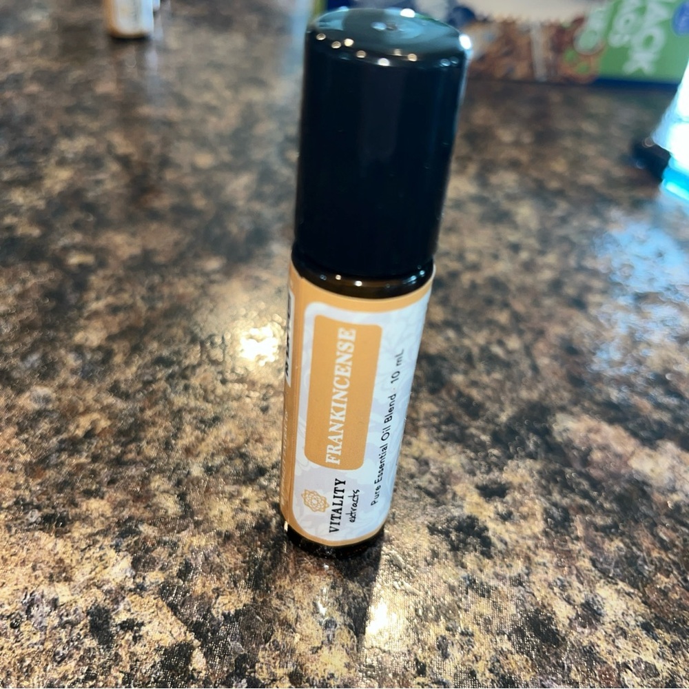 Vitality Frankincense Essential Oil Roller - Black and Gold